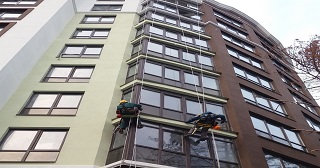 Установка крыши на балкон Клин цена от 1036 руб. м/2.